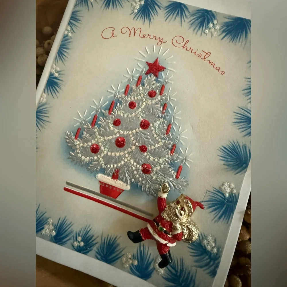 Vintage Adorable Festive Merry Christmas Card with Tree Design and Santa Brooch - Picture 9 of 11
